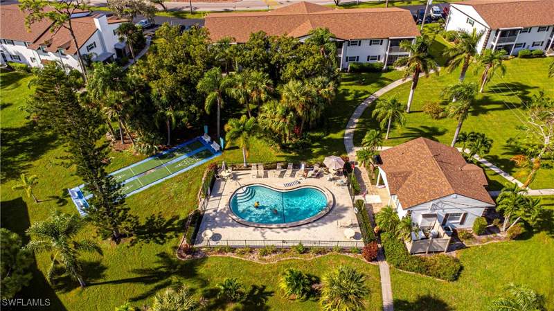 2 bedroom Condominium at 7043 New Post Dr 7, Foxmoor Condo, North Fort Myers — photo 4