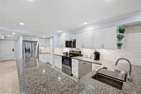 2445 W Gulf Dr E6, Sanibel FL - photo 7 of 42