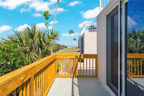 200 Periwinkle Way 132, Sanibel FL - photo 6 of 44