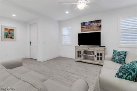 6953 Avalon Cir 1801, Naples FL - photo 12 of 26