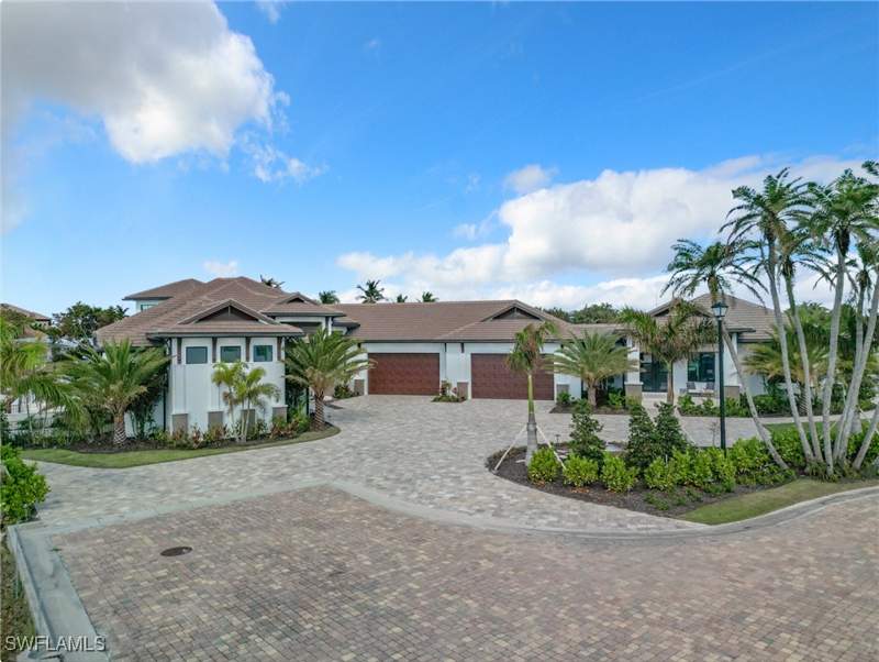 5 bedroom SingleFamilyResidence at 14201 Bay Dr, Bay Harbour Estates, Fort Myers — photo 2