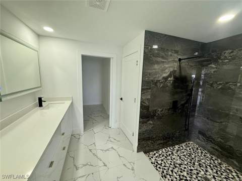 111 E North Shore Ave, North Fort Myers FL - photo 19 of 46