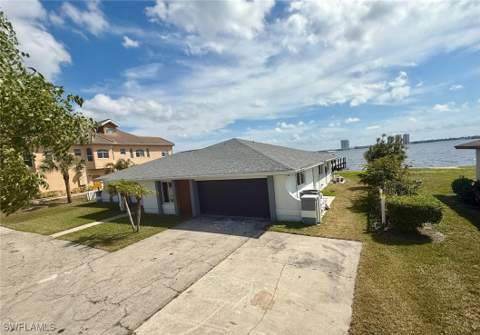 111 E North Shore Ave, North Fort Myers FL - photo 7 of 46