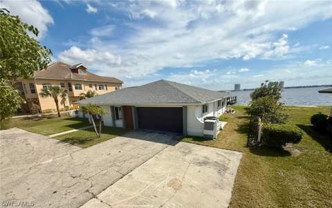 111 E North Shore Ave, North Fort Myers FL - photo 8 of 46