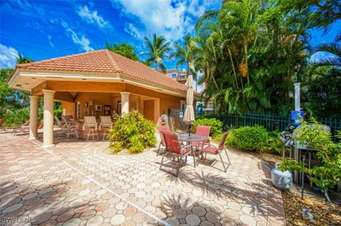 14817 Laguna Dr 403, Fort Myers FL - photo 12 of 50