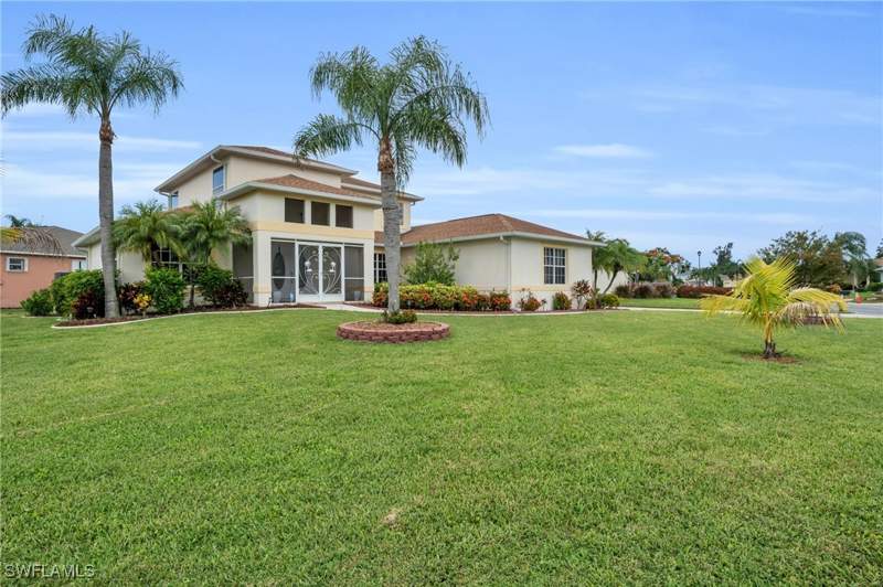 4 bedroom SingleFamilyResidence at 16525 Wellington Lakes Cir, Wellington, Fort Myers — photo 2
