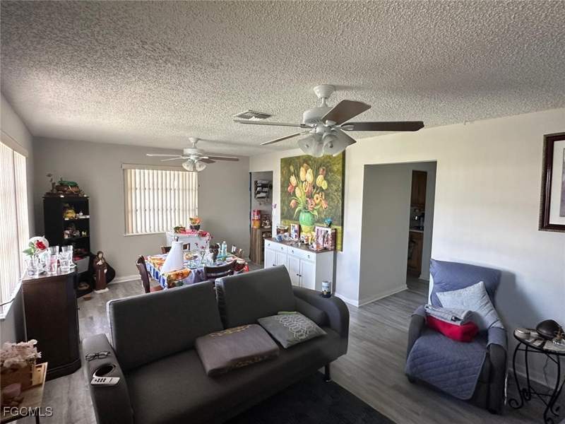 2 bedroom Detached at 19 Pinewood Blvd, Pinewood Condominium, Lehigh Acres — photo 4