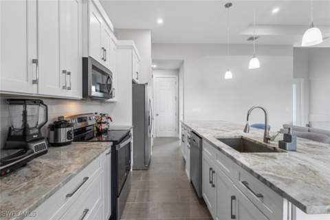 3607 SW 8th Ct, Cape Coral FL - photo 10 of 41