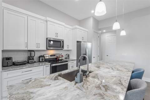 3607 SW 8th Ct, Cape Coral FL - photo 9 of 41