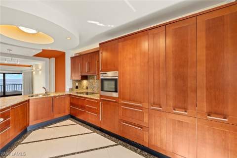 625 La Peninsula Blvd 625, Naples FL - photo 10 of 35
