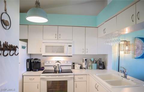 22652 Island Pines Way 254, Fort Myers Beach FL - photo 12 of 28