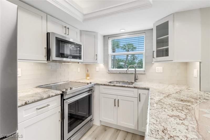 2 bedroom Condominium at 1549 Sandpiper St 1, Royal Bay Villas, Naples — photo 5