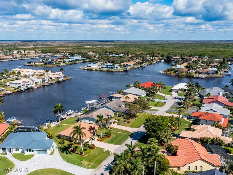 3 bedroom SingleFamilyResidence at 111 Morning Star Cay, Port Of The Islands, Naples — photo 4