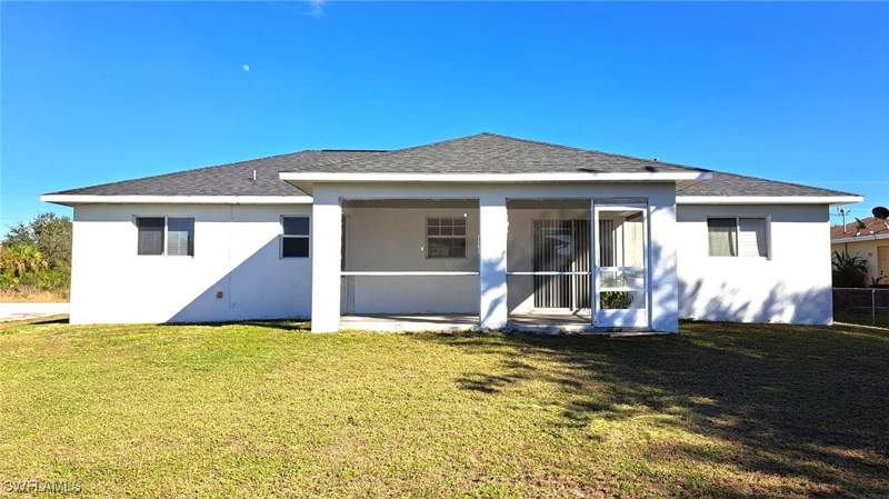 3 bedroom SingleFamilyResidence at 518 Kingsbury Ln, Lehigh Acres, Lehigh Acres — photo 3