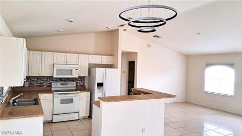 518 Kingsbury Ln, Lehigh Acres FL - photo 7 of 12