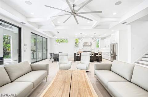 375 Periwinkle Ct, Marco Island FL - photo 17 of 46