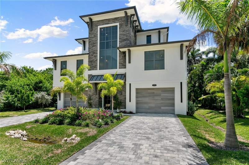 4 bedroom SingleFamilyResidence at 375 Periwinkle Ct, Hideaway Beach, Marco Island — photo 2