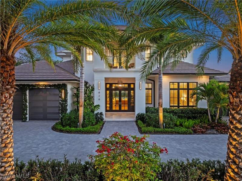 6 bedroom SingleFamilyResidence at 626 S Golf Dr, Olde Naples, Naples — photo 4