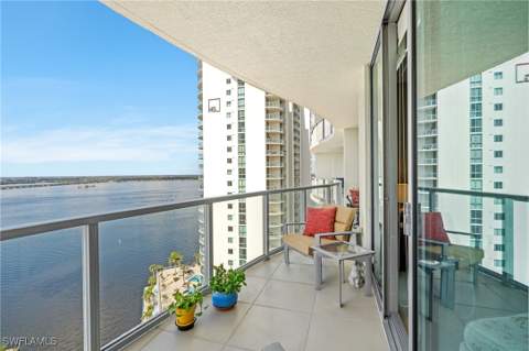 3000 Oasis Grand Blvd 2203, Fort Myers FL - photo 16 of 24