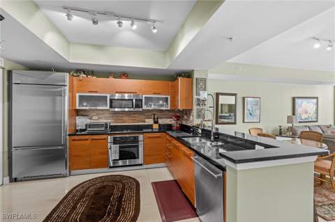 3000 Oasis Grand Blvd 2203, Fort Myers FL - photo 9 of 24