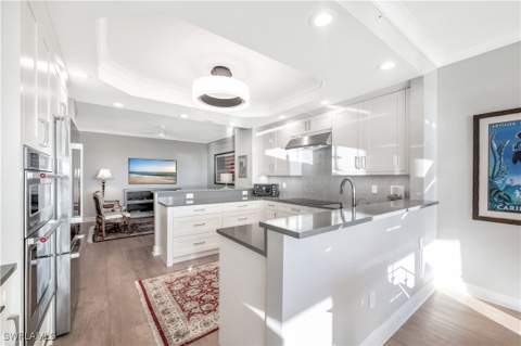 455 Cove Tower Dr 903, Naples FL - photo 10 of 37