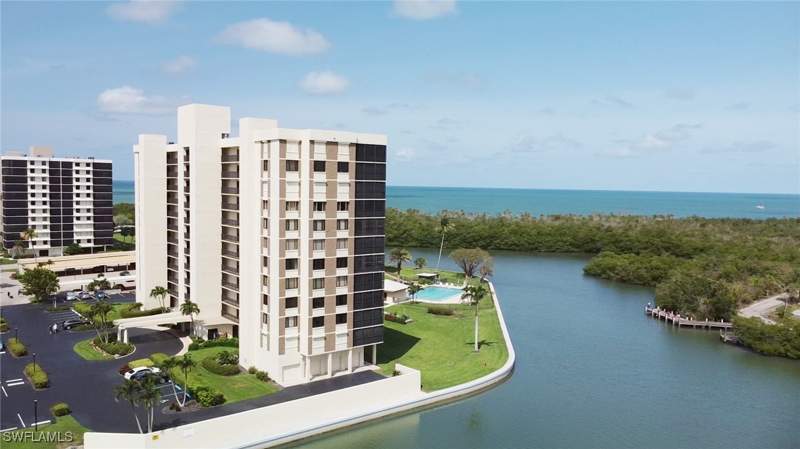 2 bedroom Condominium at 17 Bluebill Ave 901, Vanderbilt Surf Colony, Naples — photo 2
