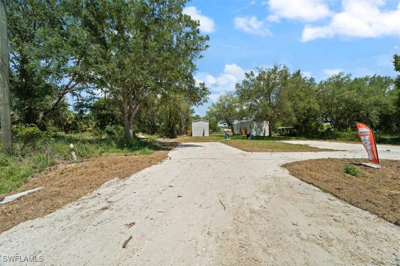 3 bedroom ManufacturedHome at 5535 S Sr-29, Labelle Ranchettes, Labelle — photo 3