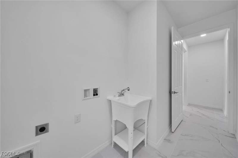 3 bedroom SingleFamilyResidence at 3806 15th St W, Lehigh Acres, Lehigh Acres — photo 2