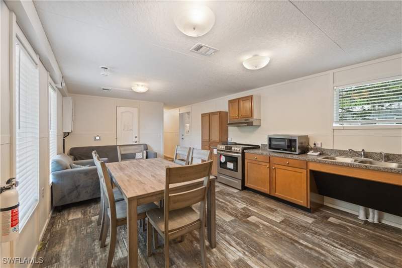 3 bedroom ManufacturedHome at 5545 State Road 29 S, Labelle Ranchettes, Labelle — photo 5