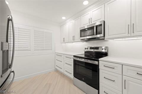 200 Periwinkle Way 111, Sanibel FL - photo 8 of 48