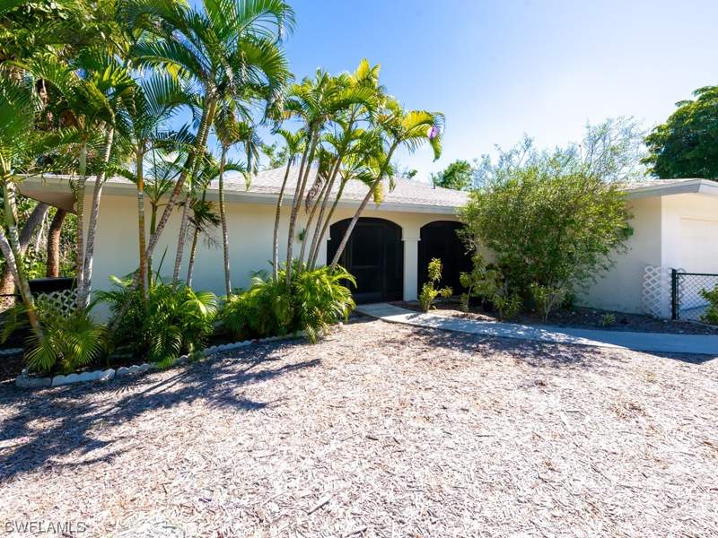 5 bedroom SingleFamilyResidence at 1113 Skiff Pl, Sanibel Estates, Sanibel — photo 2