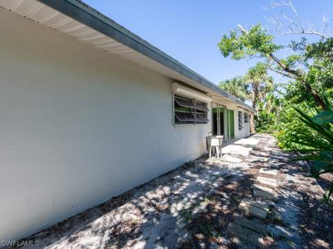 1113 Skiff Pl, Sanibel FL - photo 8 of 30