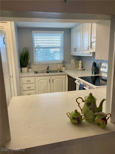 325 Charlemagne Blvd B208, Naples FL - photo 14 of 32