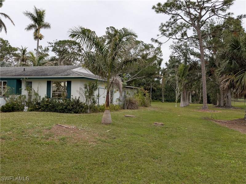 3 bedroom SingleFamilyResidence at 6759 Winkler Rd, Fort Myers, Fort Myers — photo 3