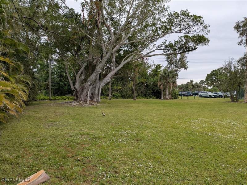 3 bedroom SingleFamilyResidence at 6759 Winkler Rd, Fort Myers, Fort Myers — photo 5