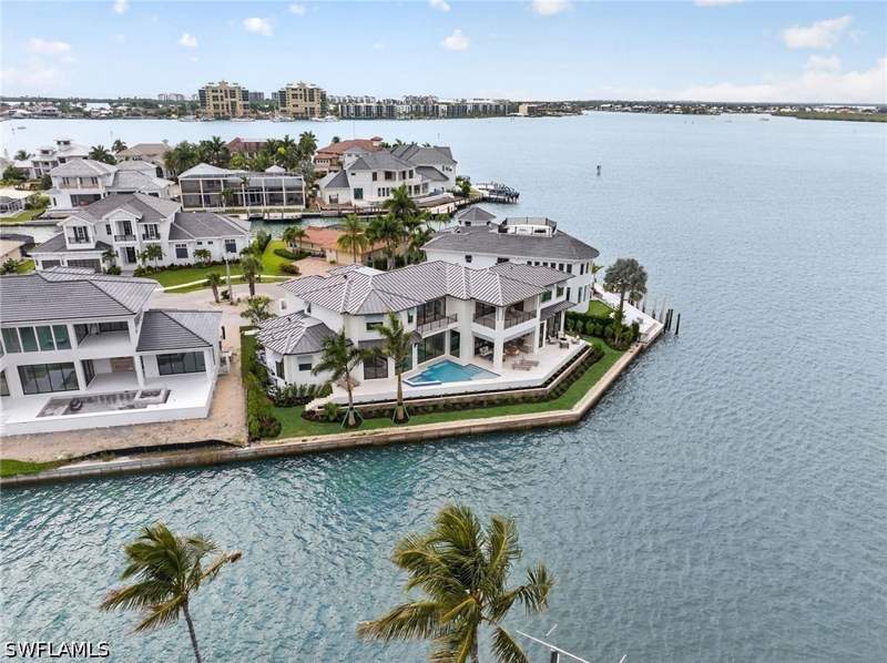 5 bedroom SingleFamilyResidence at 983 Sundrop Ct, Marco Island, Marco Island — photo 3