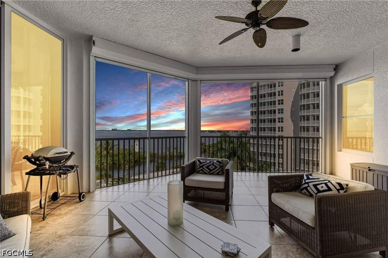 3 bedroom Condominium at 14270 Royal Harbour Ct 620, The Paramount, Fort Myers — photo 2