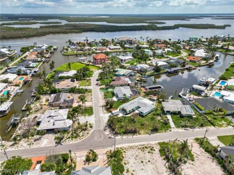 230 Randy Ln, Fort Myers Beach FL - photo 10 of 21