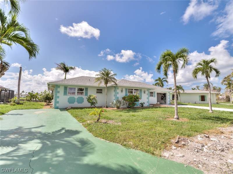 2 bedroom SingleFamilyResidence at 230 Randy Ln, Glenview, Fort Myers Beach — photo 3