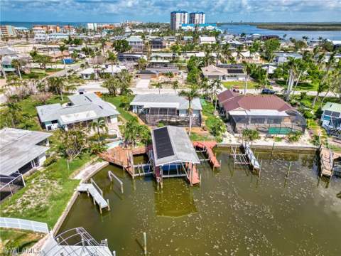230 Randy Ln, Fort Myers Beach FL - photo 7 of 21