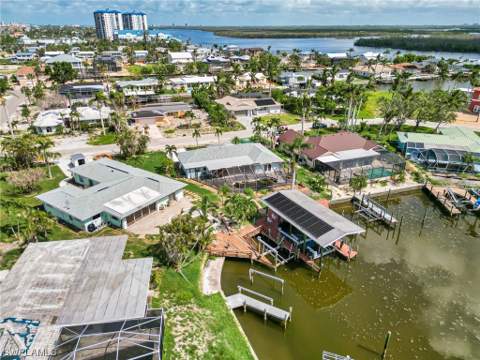 230 Randy Ln, Fort Myers Beach FL - photo 8 of 21