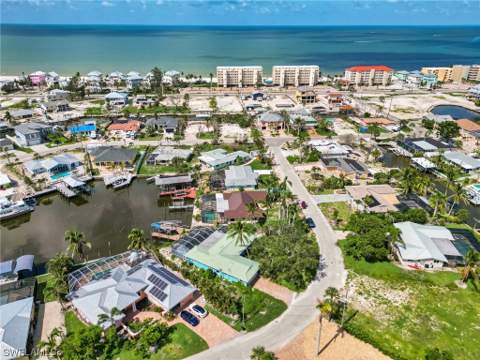 230 Randy Ln, Fort Myers Beach FL - photo 9 of 21