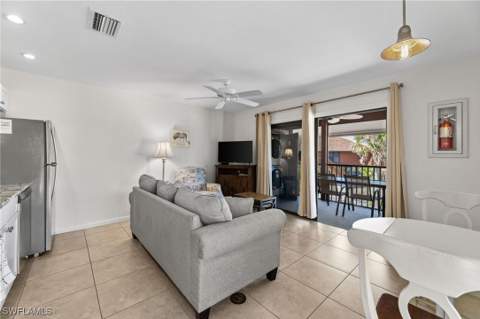 1811 Olde Middle Gulf Dr 10, Sanibel FL - photo 6 of 43