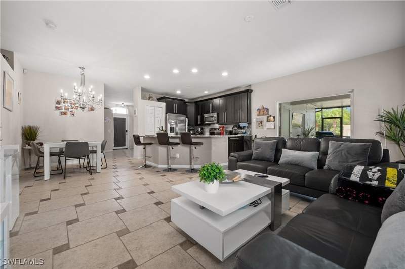 3 bedroom SingleFamilyResidence at 2017 Cape Coral Pkwy W, Cape Coral, Cape Coral — photo 3