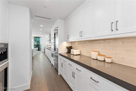 13945 Old Coast Rd 406, Naples FL - photo 10 of 46