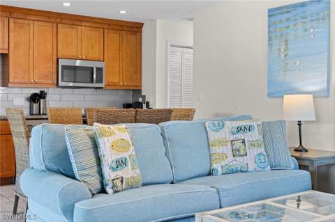 1811 Olde Middle Gulf Dr 1, Sanibel FL - photo 10 of 37