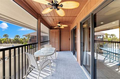 1811 Olde Middle Gulf Dr 1, Sanibel FL - photo 13 of 37