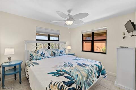 1811 Olde Middle Gulf Dr 1, Sanibel FL - photo 16 of 37