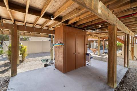 1811 Olde Middle Gulf Dr 1, Sanibel FL - photo 23 of 37