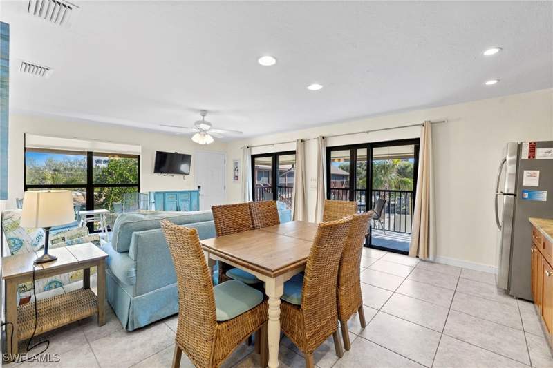 2 bedroom Attached at 1811 Olde Middle Gulf Dr 1, Signal Inn Condo, Sanibel — photo 3